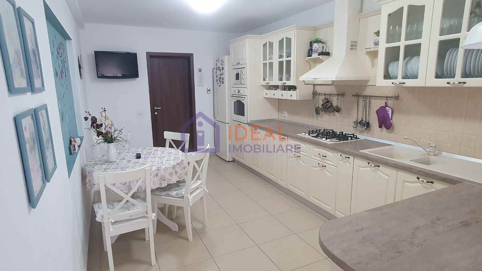 Vila Individuala cu 8 camere si gradina, in Selimbar - Poză 8