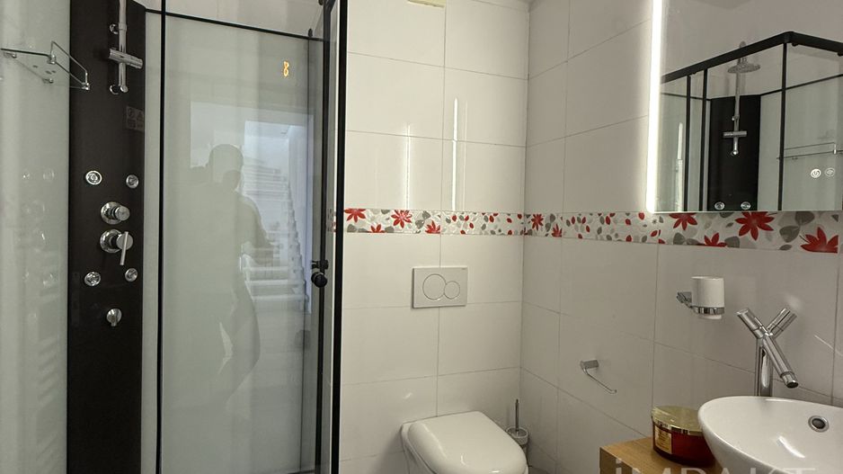 Penthouse pe doua niveluri cu 5 camere in cartierul Buna Ziua! - Poză 11