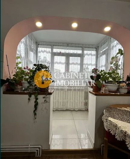 3 Camere Renovat - Etaj 2 - Zona Alexandru Cel Bun - Poză 7