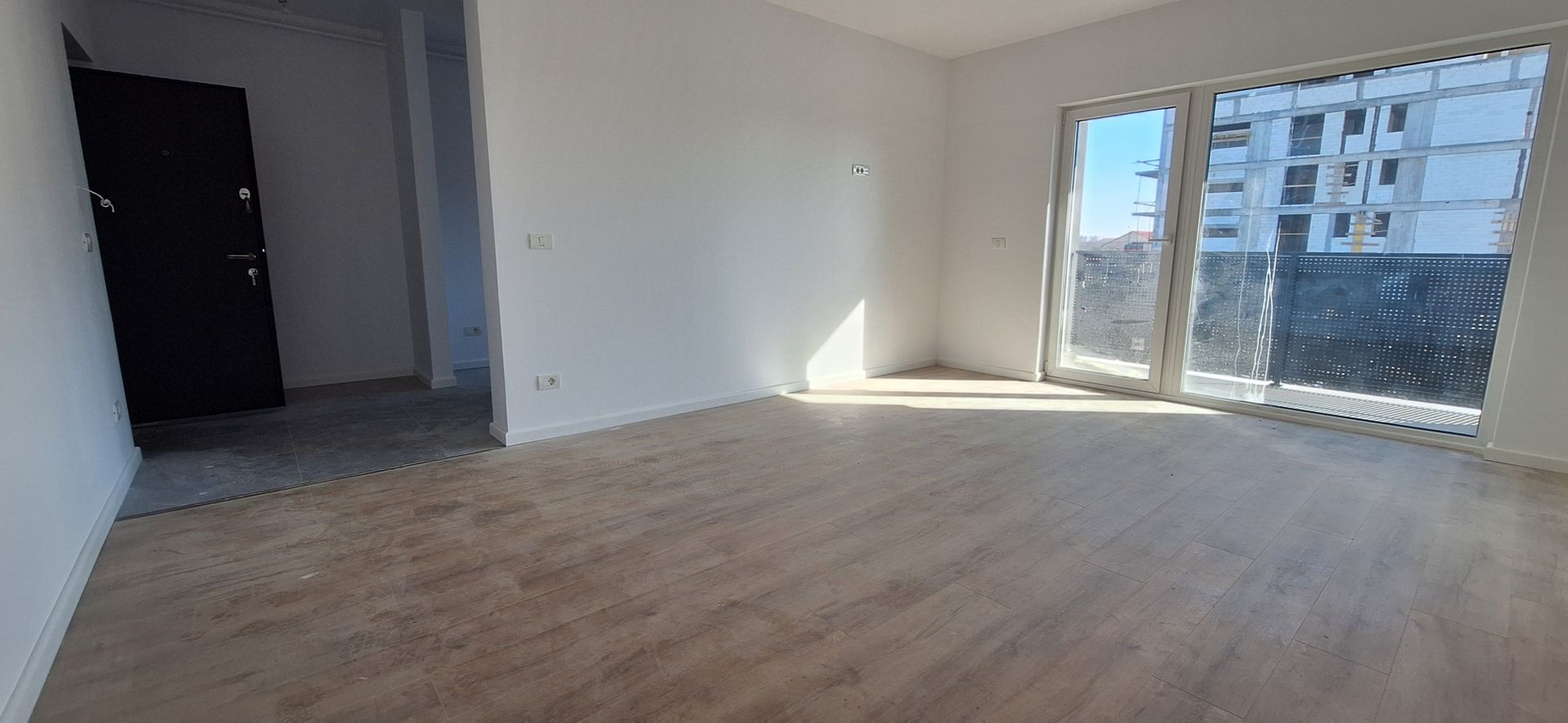 Apartament 2 camere cu loc de parcare inclus - Poză 3