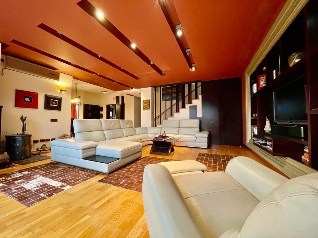 Vila 8 camere | padurea Baneasa | teren 383 mp - Poză 2