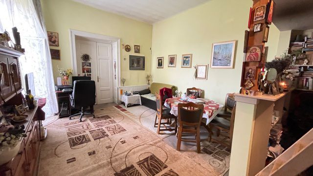 Apartament spatios  in cladire istorica - Poză 1