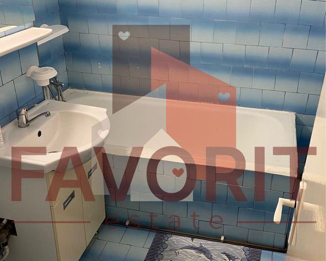 Etaj 1 . Decomandat. Zona Lipovei - Poză 3