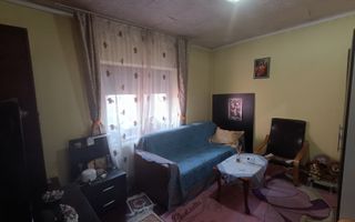 Casă de vanzare cu 4 camere 107 mpu pivnita anexe curte gradina Sebes - Poză 3