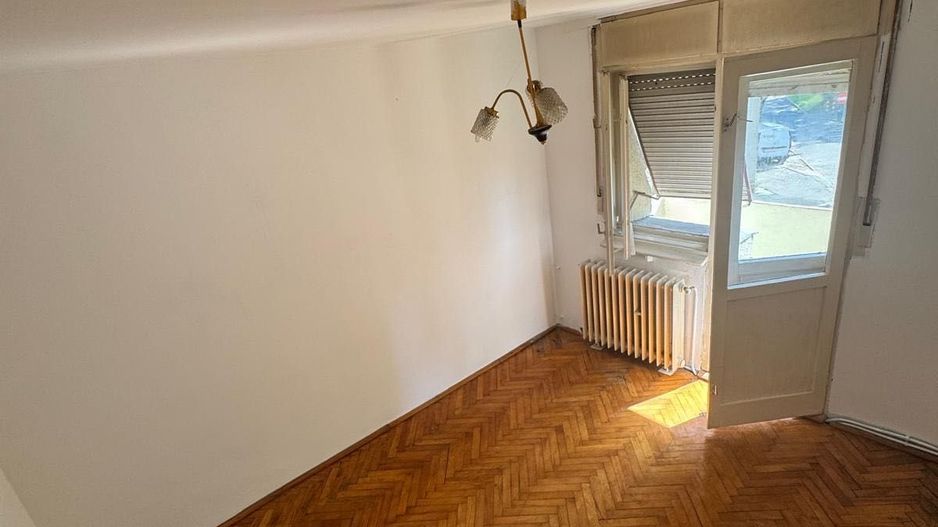 BRASADAS vinde ap 3 cam etaj 1/4 in Micro 16. - Poză 3