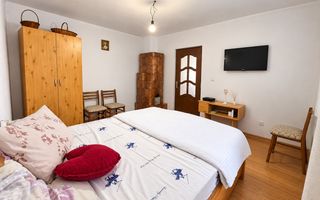 Casă cu 3 camere, anexe și livadă – Lopatnița, Șoimari - Poză 7