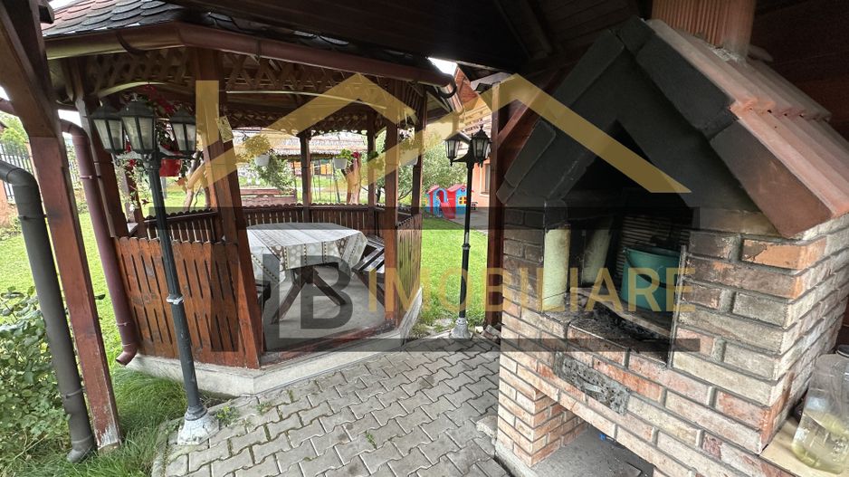 Vila cu 8 camere de vanzare, teren 1580mp, Zona Praid - Poză 39