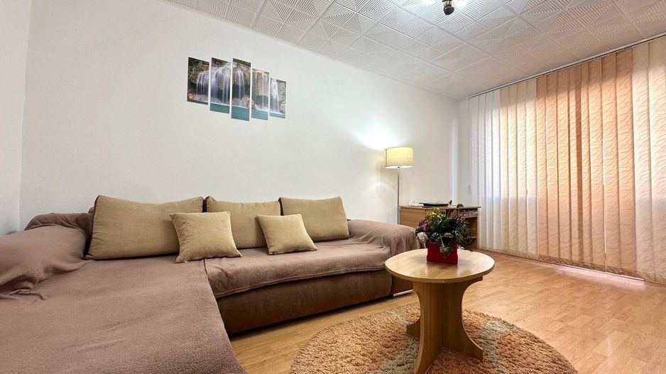 Apartament 3 camere, etaj intermediar - Poză 1
