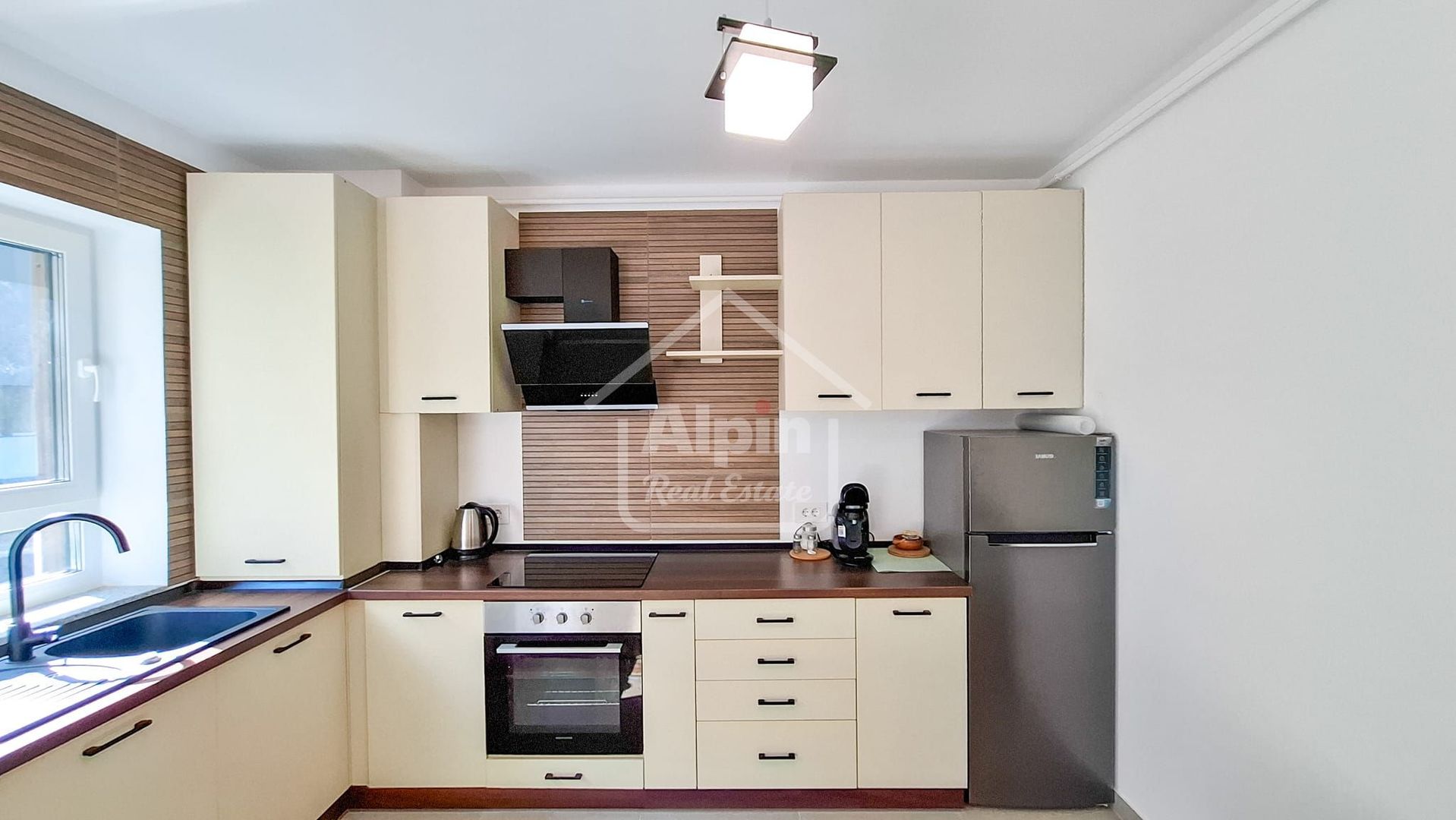 Proprietate Deosebita In Vila - Poză 9