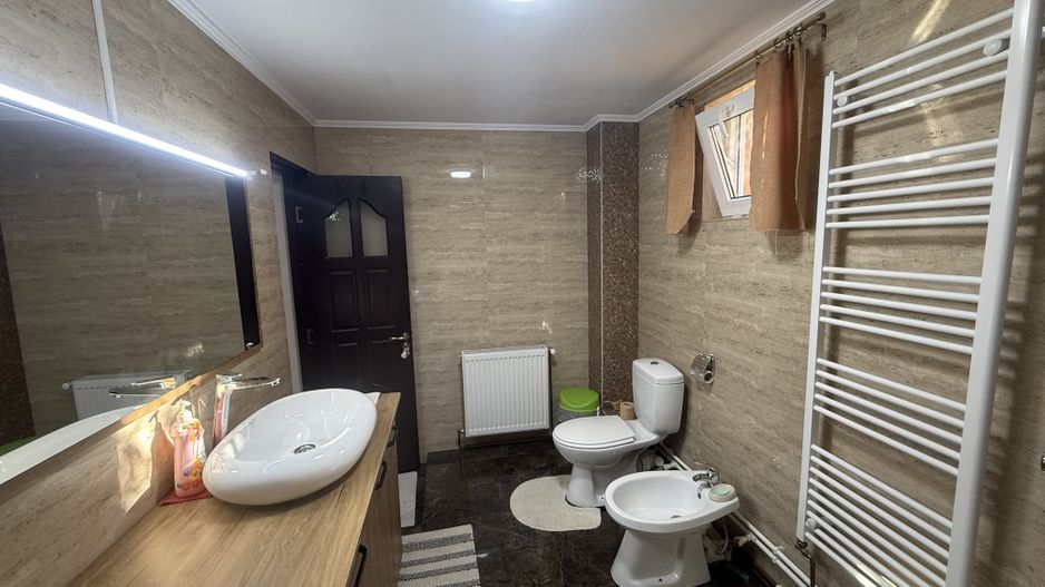 Vila de vânzare 160 mp - complet mobilată și utilata  - Câmpina ! - Poză 15