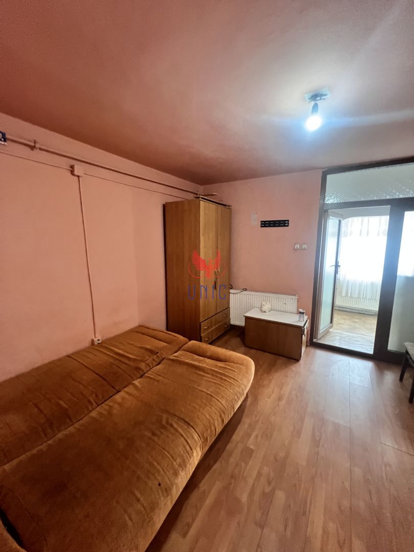 Garsoniera Valea Rosie , etaj 3/4 - Poză 1