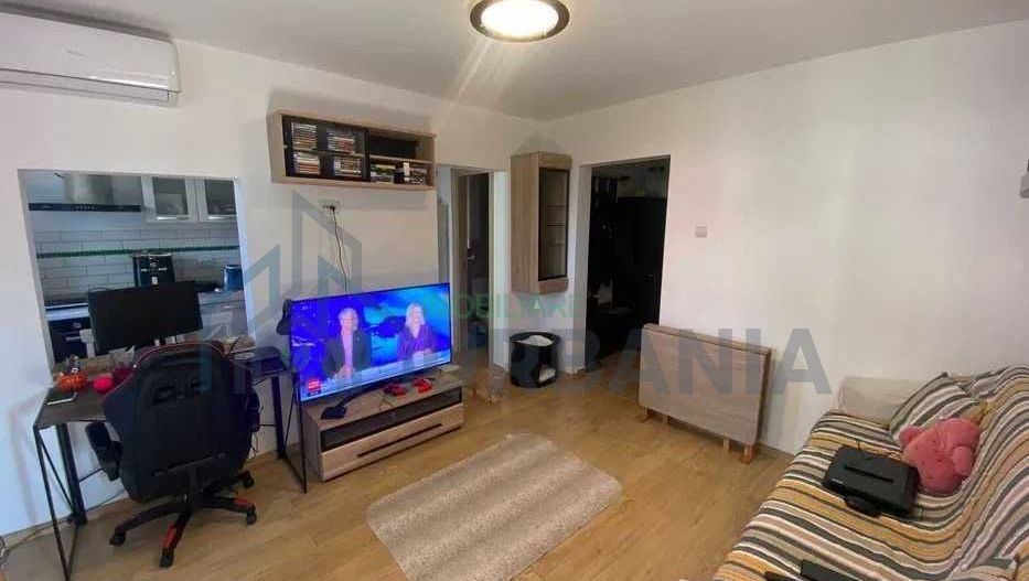 Apartament cu 2 camere în zona Podu Roș, vizavi de Colegiul Emil Racoviță - Poză 2