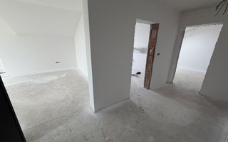 Decomandat. Zona Buziasului. Parcare in curte. - Poză 10