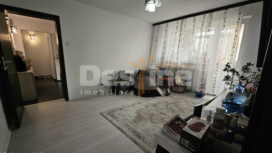 De vanzare Apartament 4 camere, Zona Inel 2 - Poză 2