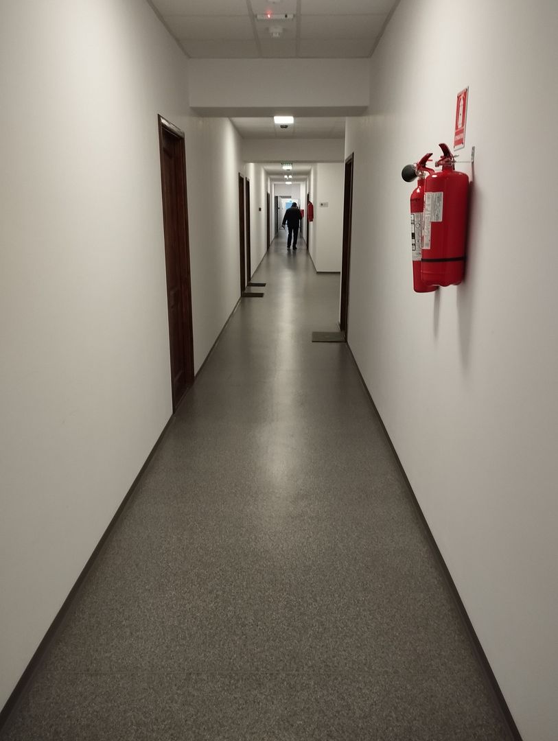 Spatiu Birouri - central - Poză 2