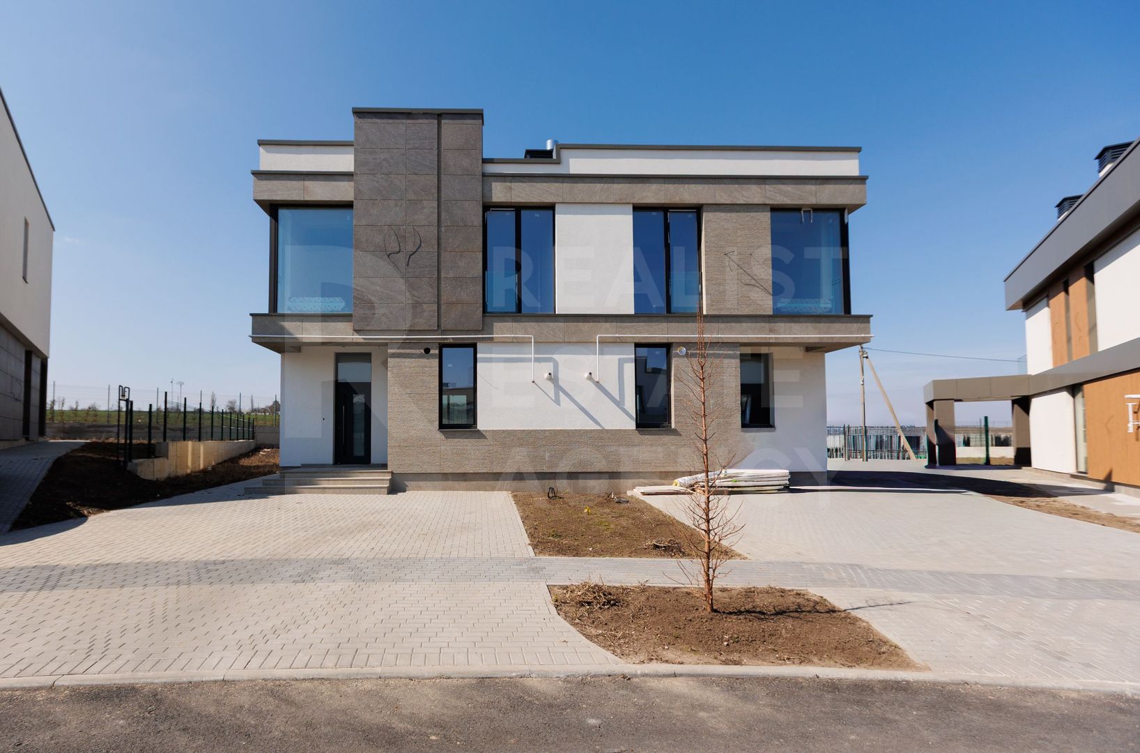 Vânzare, duplex 3 camere, + 6 ari, str. Băcioii Noi, Botanica - Poză 1