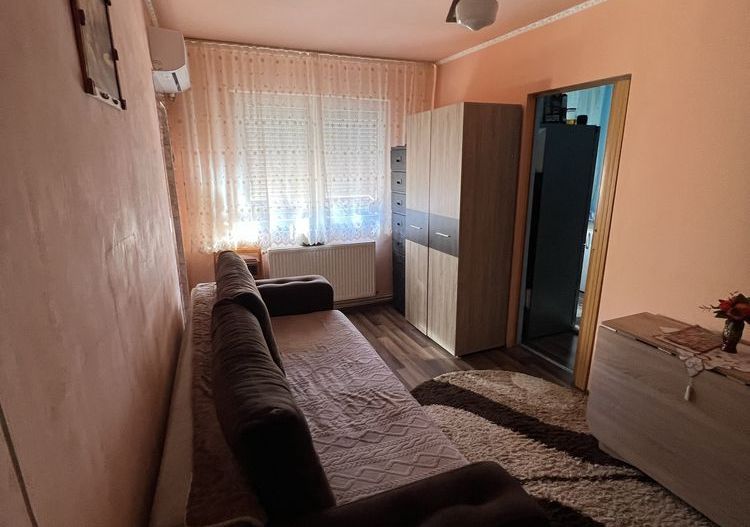 Apartament cu doua camere zona micro 14 - Poză 1