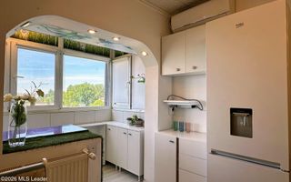 Fizicienilor - Lacramioarei, 3 camere 67 mp, pod 40 mp, modernizat - Poză 1