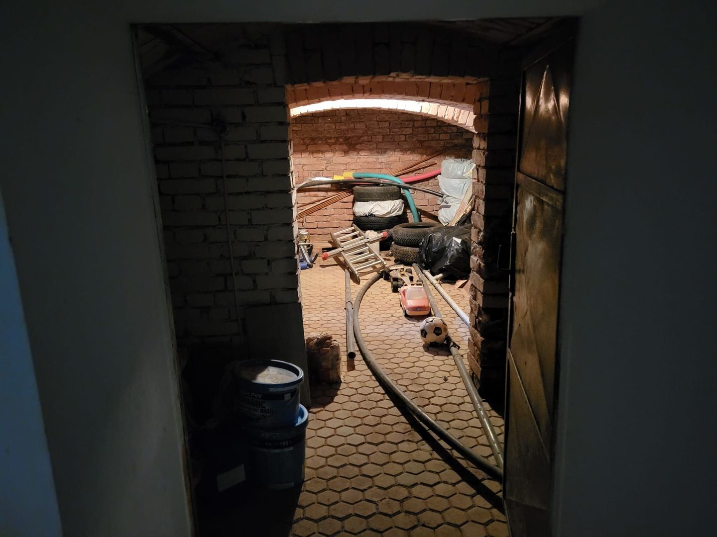 Casă cu piscină interioară -Turnișor - Poză 7