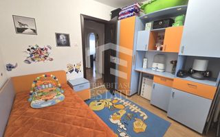 INEL I - Apartament cu centrala pe gaz, loc de parcare si pod de 60 mp - Poză 16