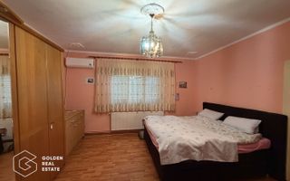 Casa cu doua corpuri de cladire in Gradiste - Poză 4