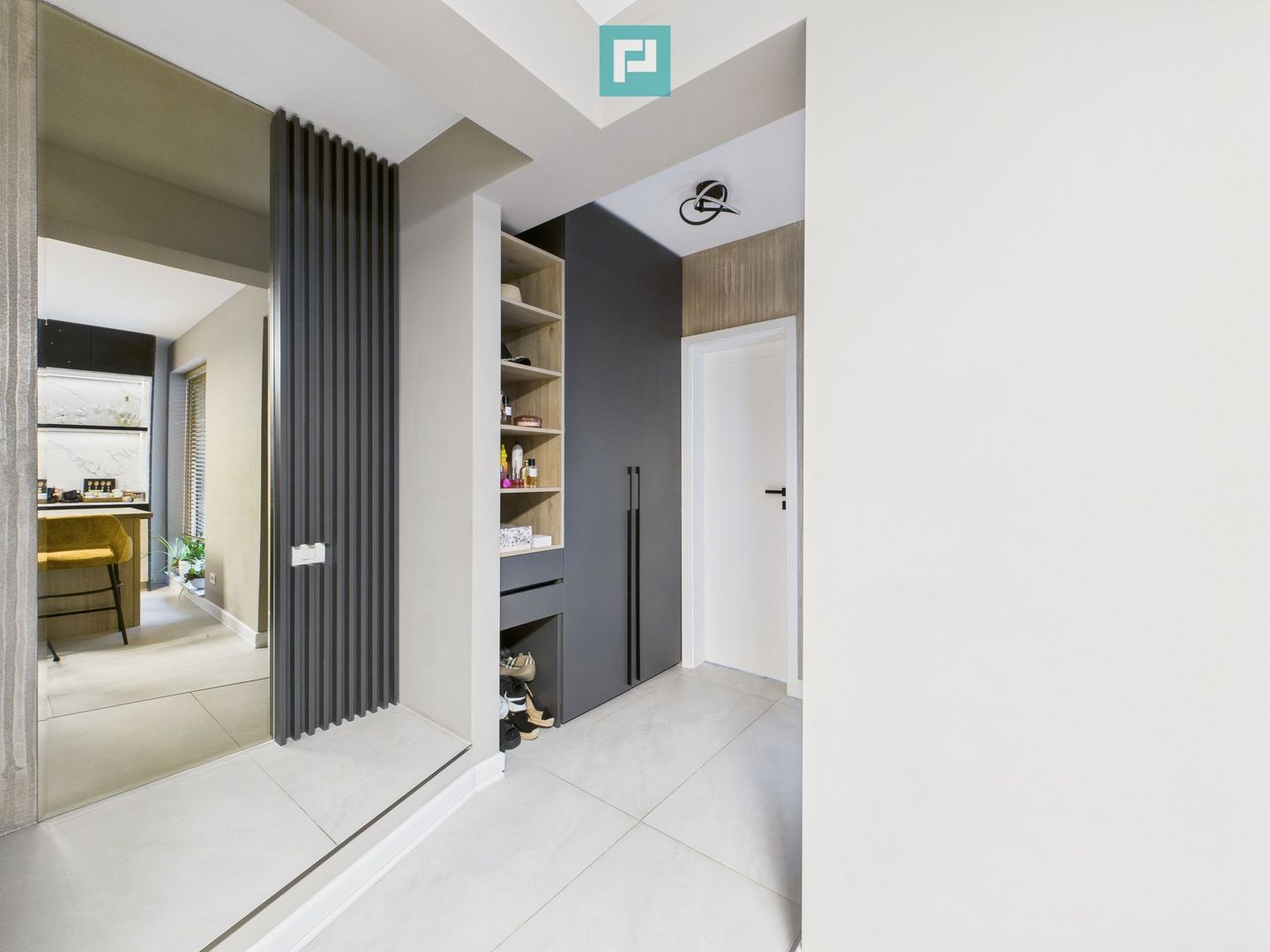 Casă modernă cu 5 camere, 4 băi și terasă închisă – Otopeni, central - Poză 15