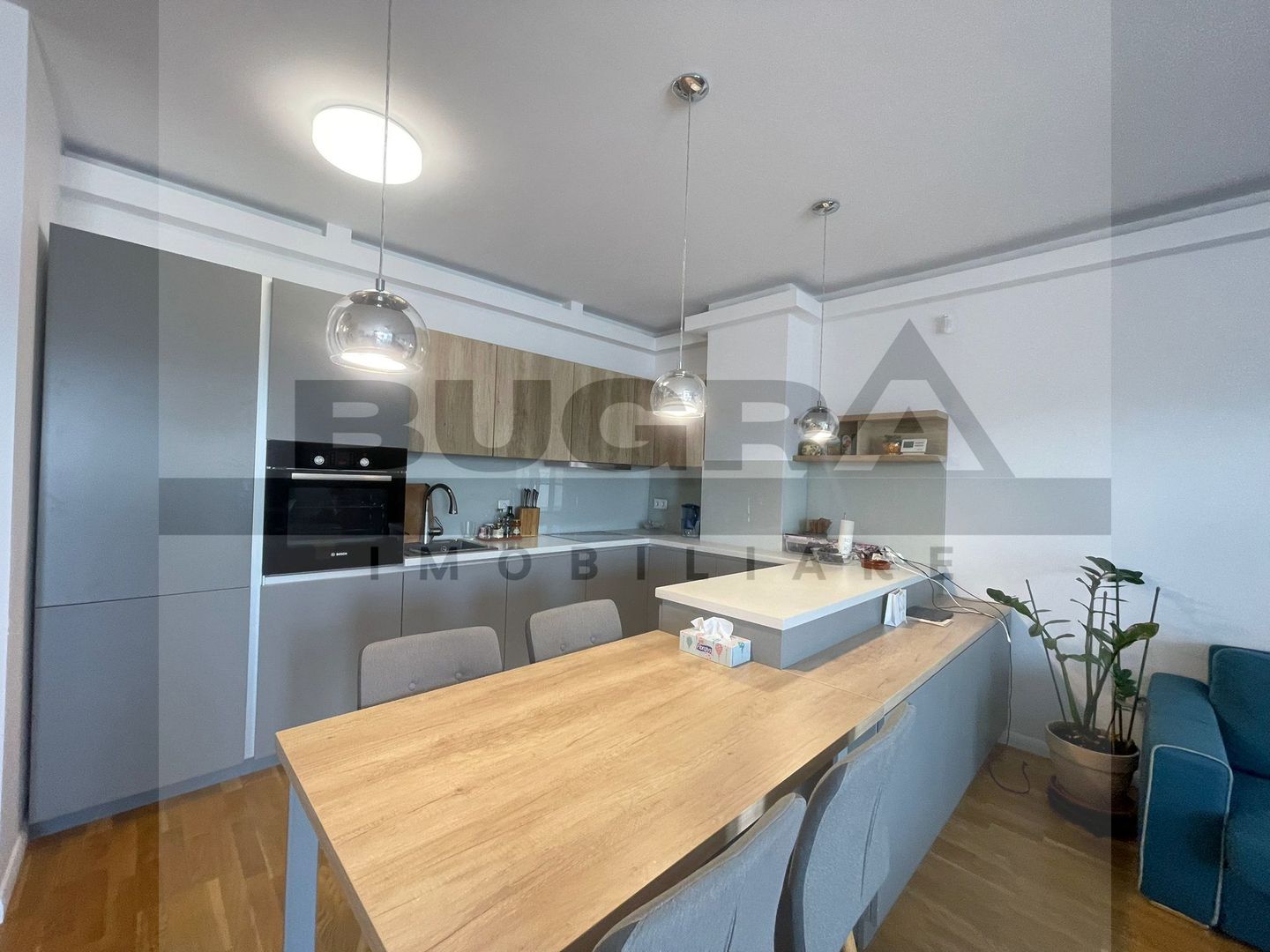 Apartament de 3 camere, modern, 80mp, parcare, zona Centrala - Poză 2