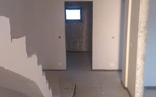 Casa de vanzare tip duplex in cartierul Europa,zona Bibescu - Poză 9