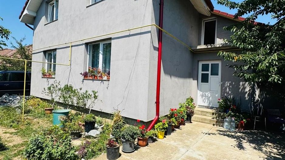 Casa cu acces auto in curte Grigorescu - Poză 1