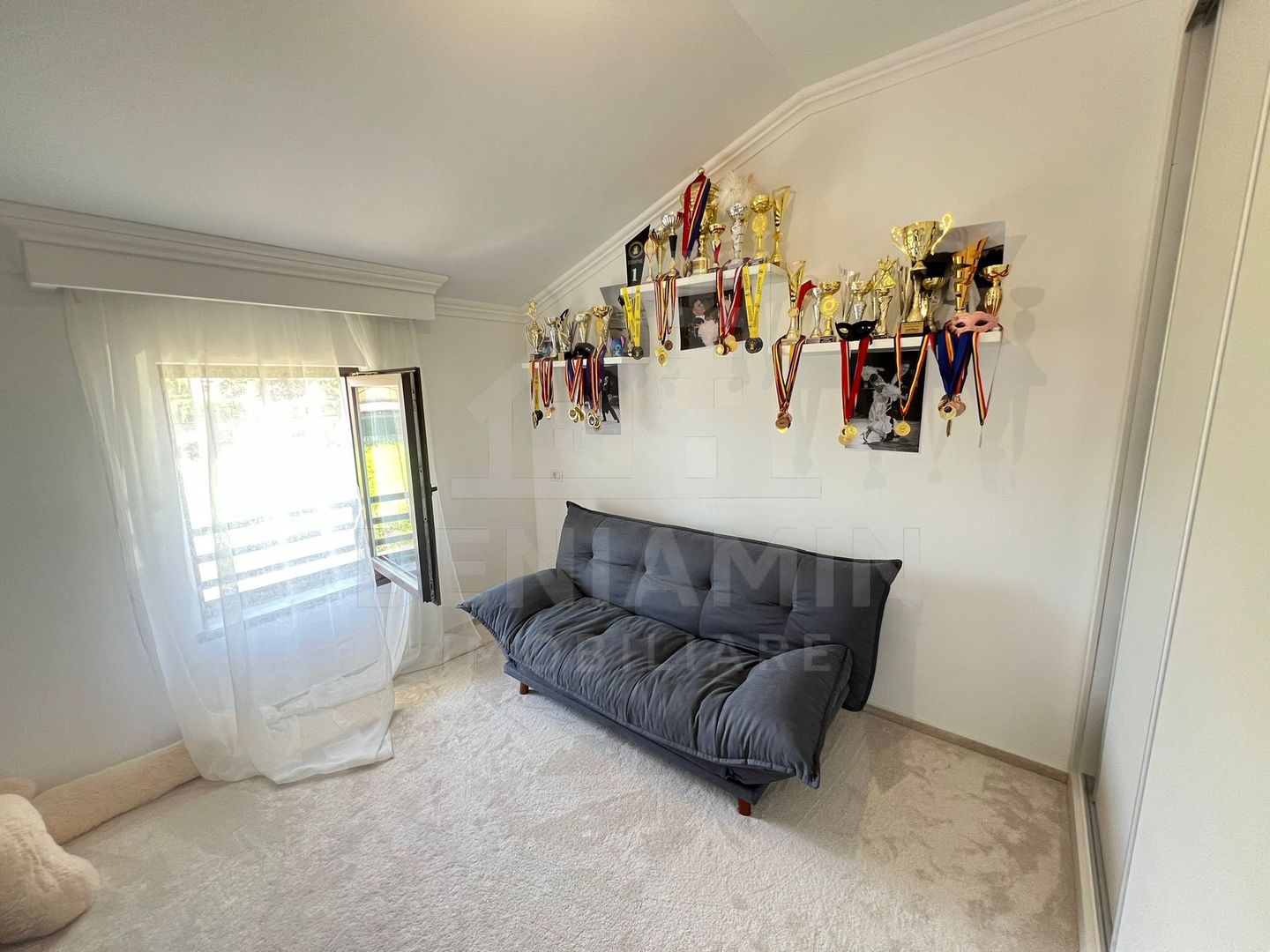 Casa-4-Camere-165mp-Utili-480mp-Garaj-Teren-Bartolomeu-Brasov - Poză 15