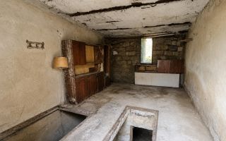 Garaj solid cu subsol mare – perfect pentru mașină sau depozitare. - Poză 8