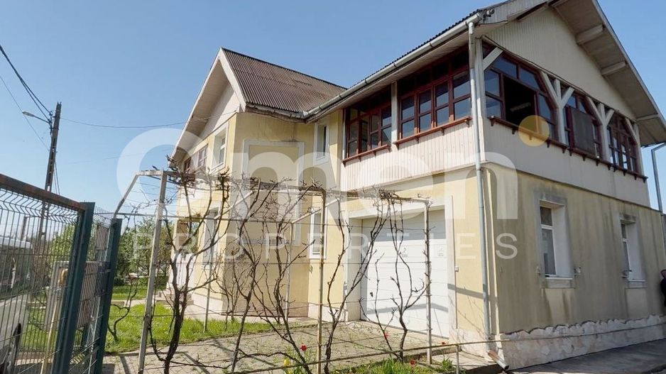Casa de vanzare Tautii de sus 300 mp + 12 arii teren - Poză 1