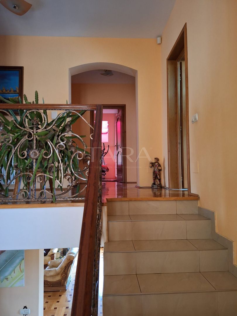 Vilă Elegantă în Cartierul Europa – Liniște și Confort - Poză 7