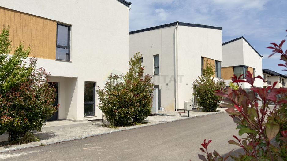 Vila individuala 5 camere Tunari 1 Decembrie - Poză 23