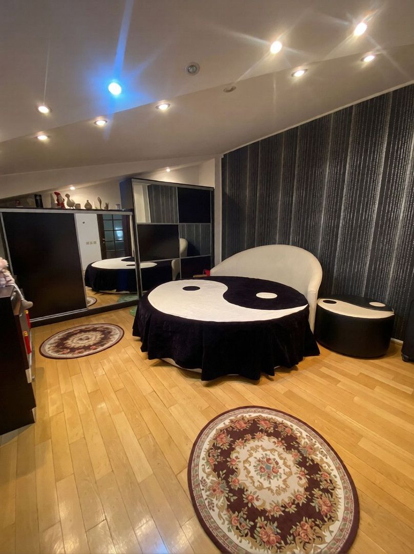 Casă modernă, finisaje premium – structură pe 5 niveluri - Poză 1