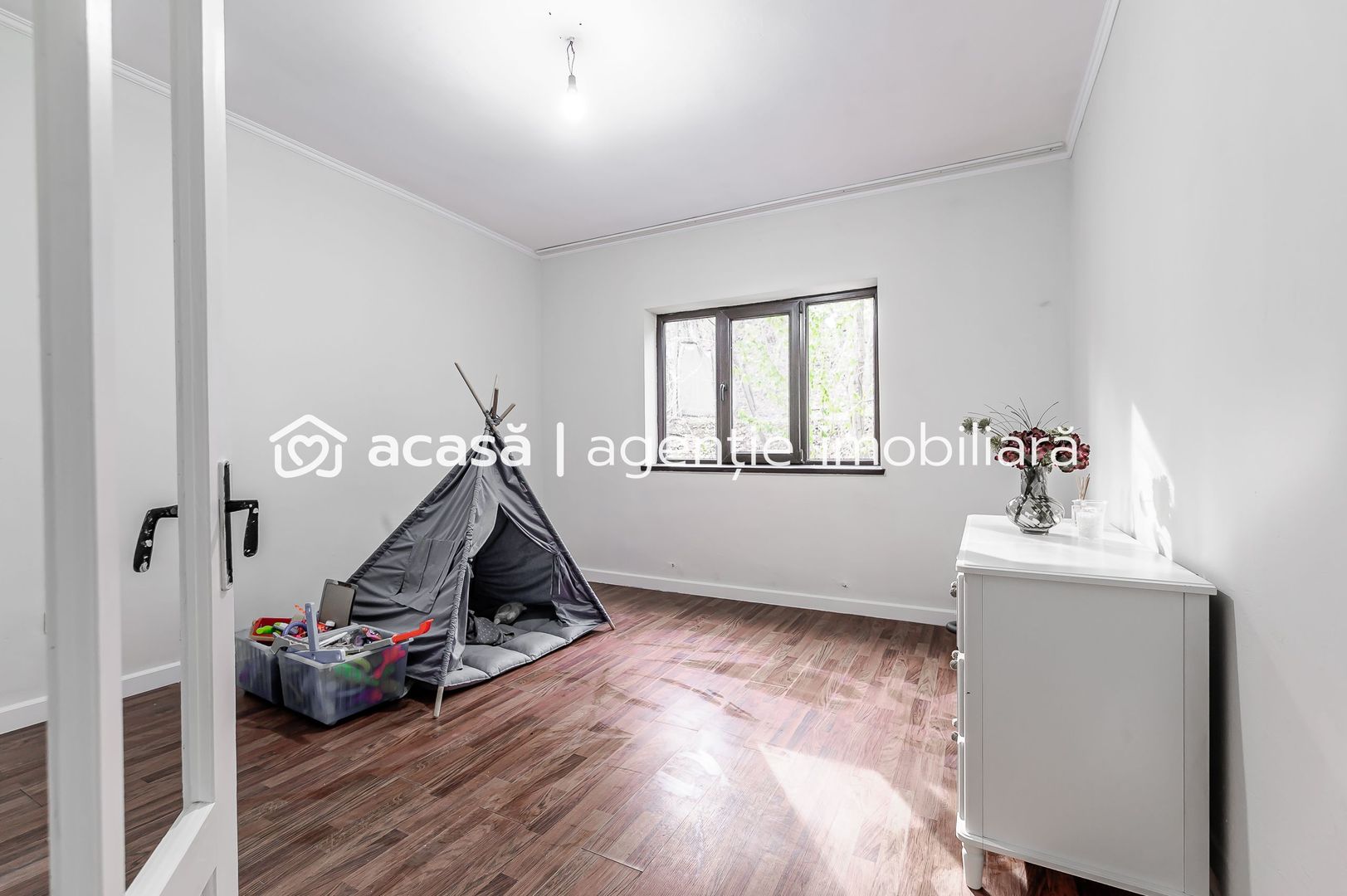 Casă în localitatea Miniș - Comision 0% la cumparare - Poză 8