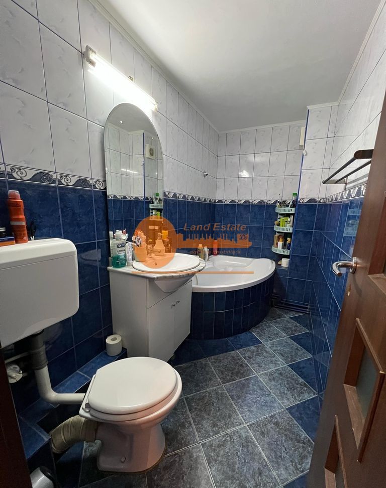 Apartament cu 4 camere in zona Parc Sebastian-Centrala Proprie - Poză 4