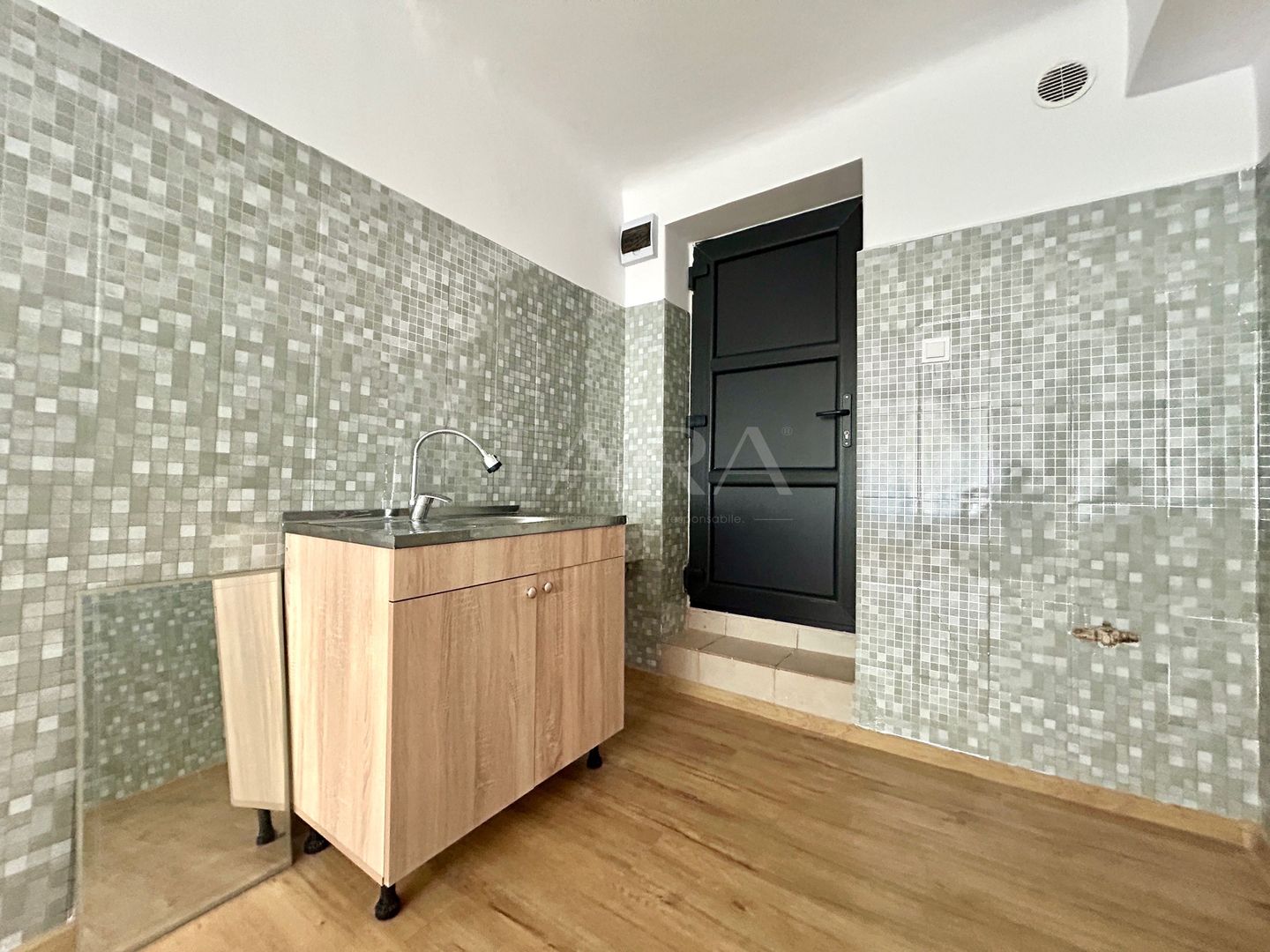 Garsonieră reabilitată complet, ultracentral Cluj-Napoca. - Poză 3