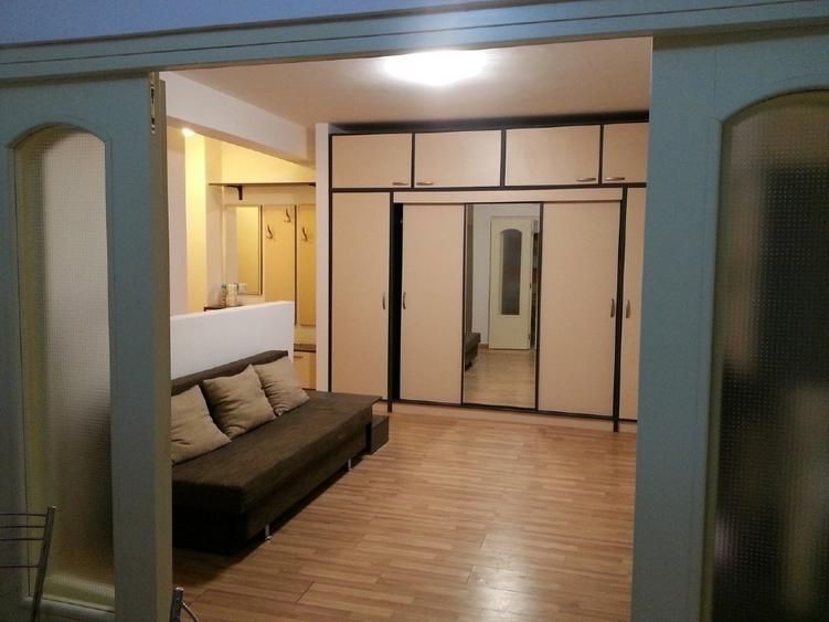 Apartament cu o camera | 40 mp | Bucatarie Separata | Centrala Proprie | UMF - Poză 2