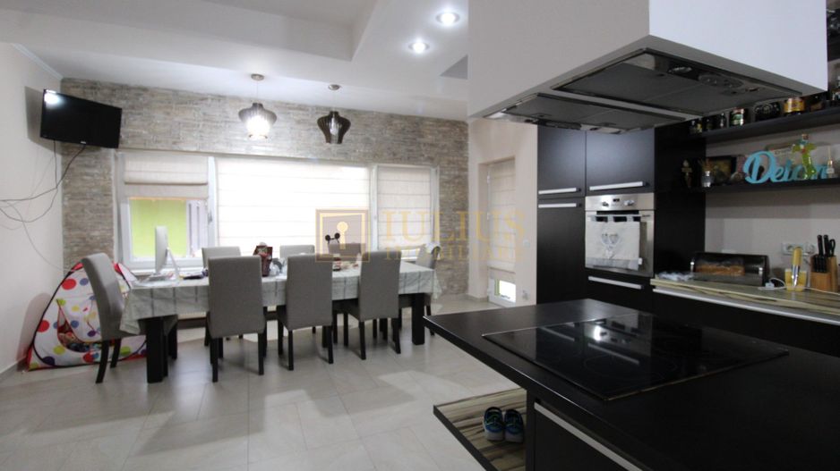 Sat Giroc, ideal pentru diverse afaceri sau pentru locuit. - Poză 7