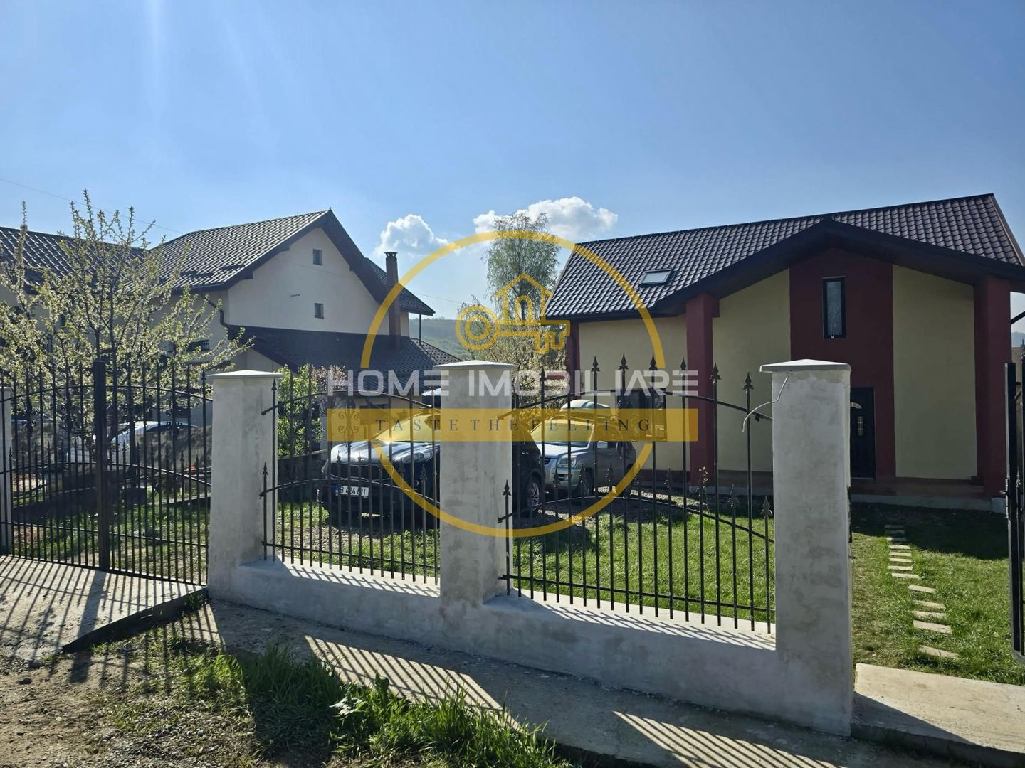 Casă de vânzare Zona Bucium - Poză 1