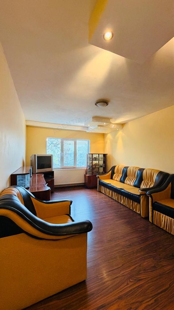 De vanzare Apartament 3 camere Tiglina 3, Galati, 75mp, et.4/4 - Poză 6