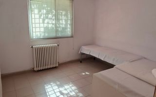 Apartament cu 3 camere, fost cabinet medical, parter, zona CUZA VODĂ; - Poză 2