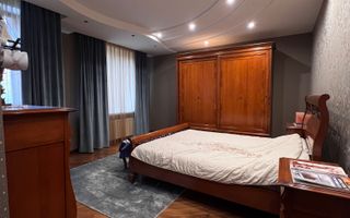 Casă de lux în Chișinău, de vânzare. Pe teren de 10,4 Ari. Telecentru. - Poză 15