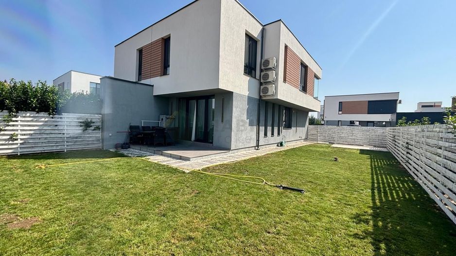 The Class Villas 1 – Vilă modernă de închiriat în Tunari - Poză 17
