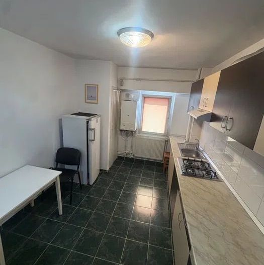 Apartament 2 camere 60 mp-zona Nicolina-Belevedere - Poză 4