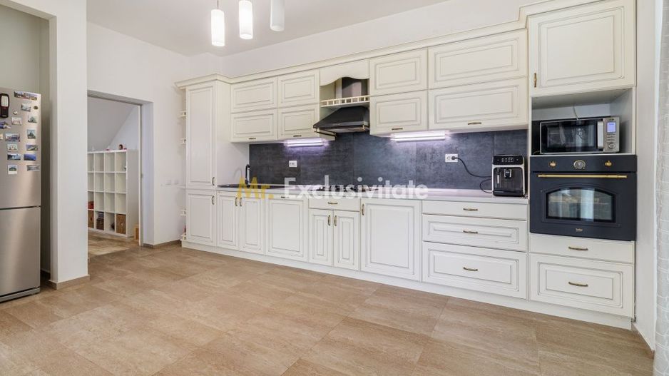 Casa in stil mediteranean cu teren generos - Poză 3