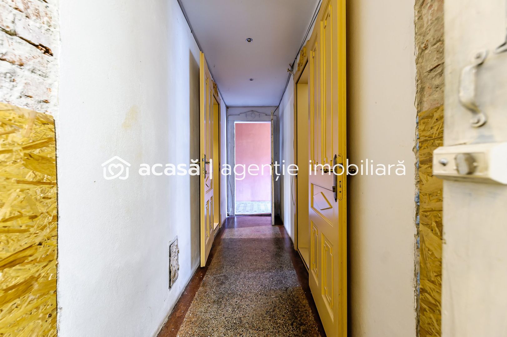 Apartament ultracentral cu destinație multiplă - Poză 6