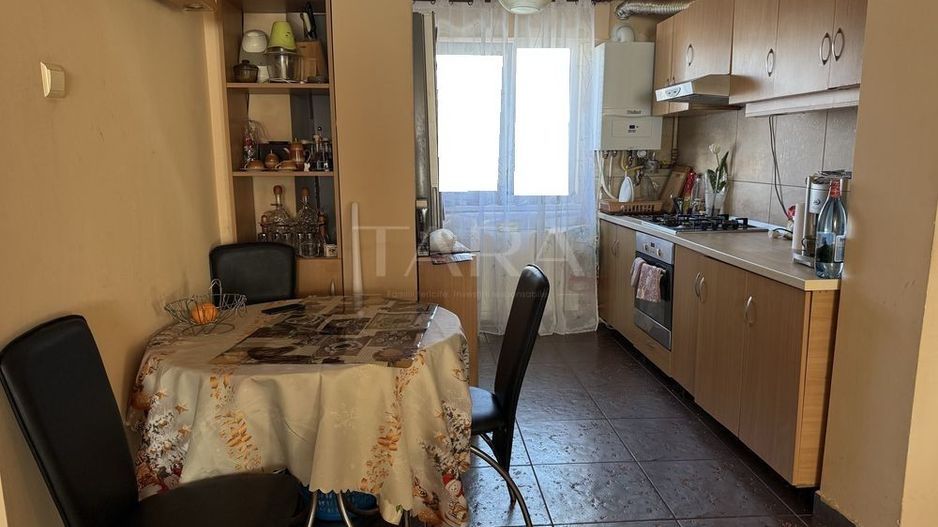 Apartament decomandat cu 4 camere, zona Minerva. - Poză 3