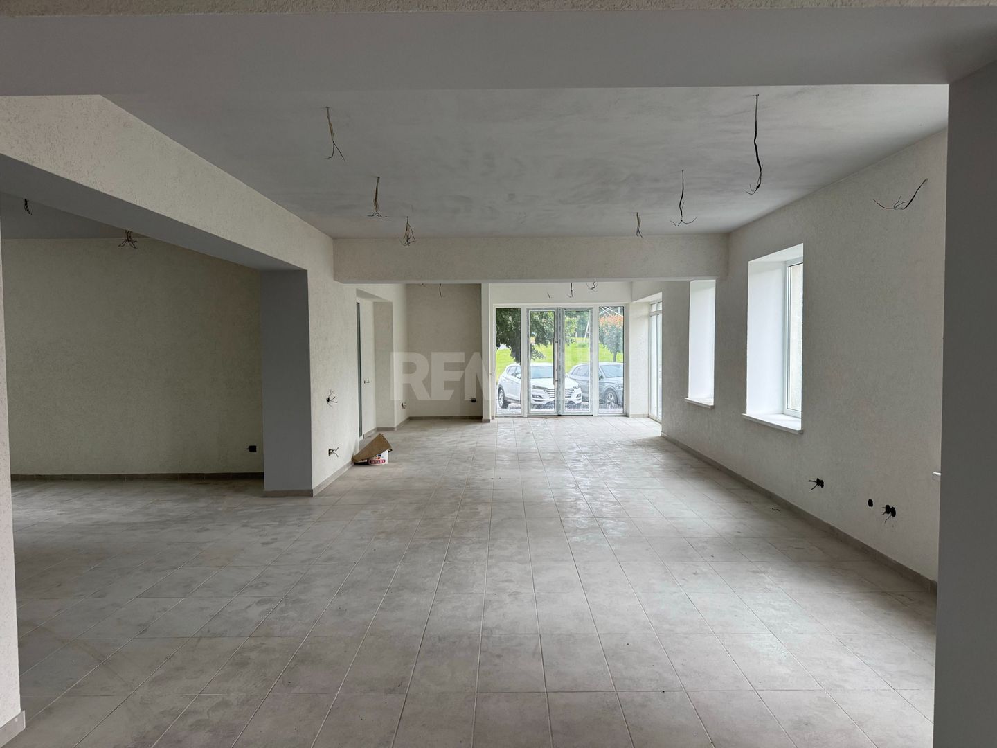 Spațiul comercial in chirie Prima Linie! - Poză 2